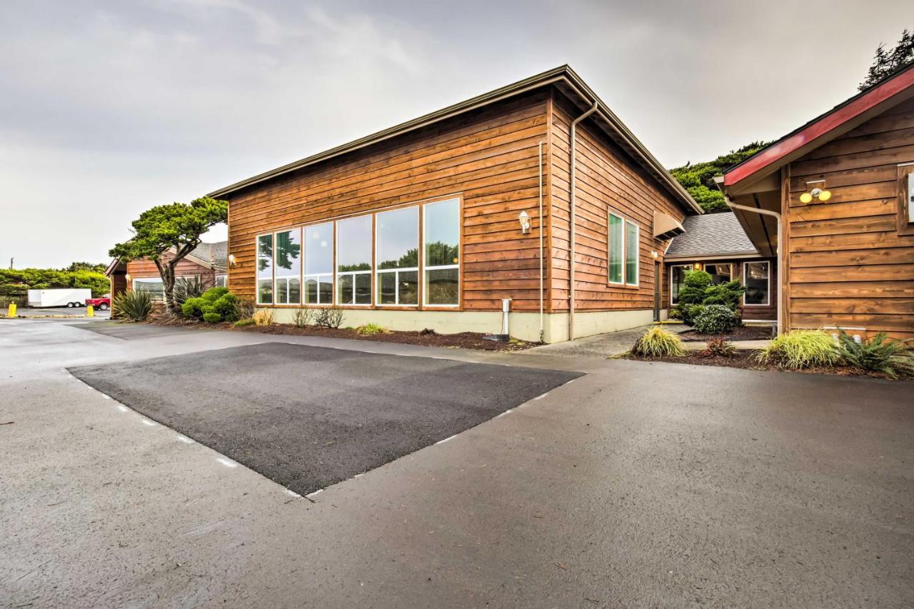 Comfortable Lincoln City Condo With Patio And Views! Exterior photo
