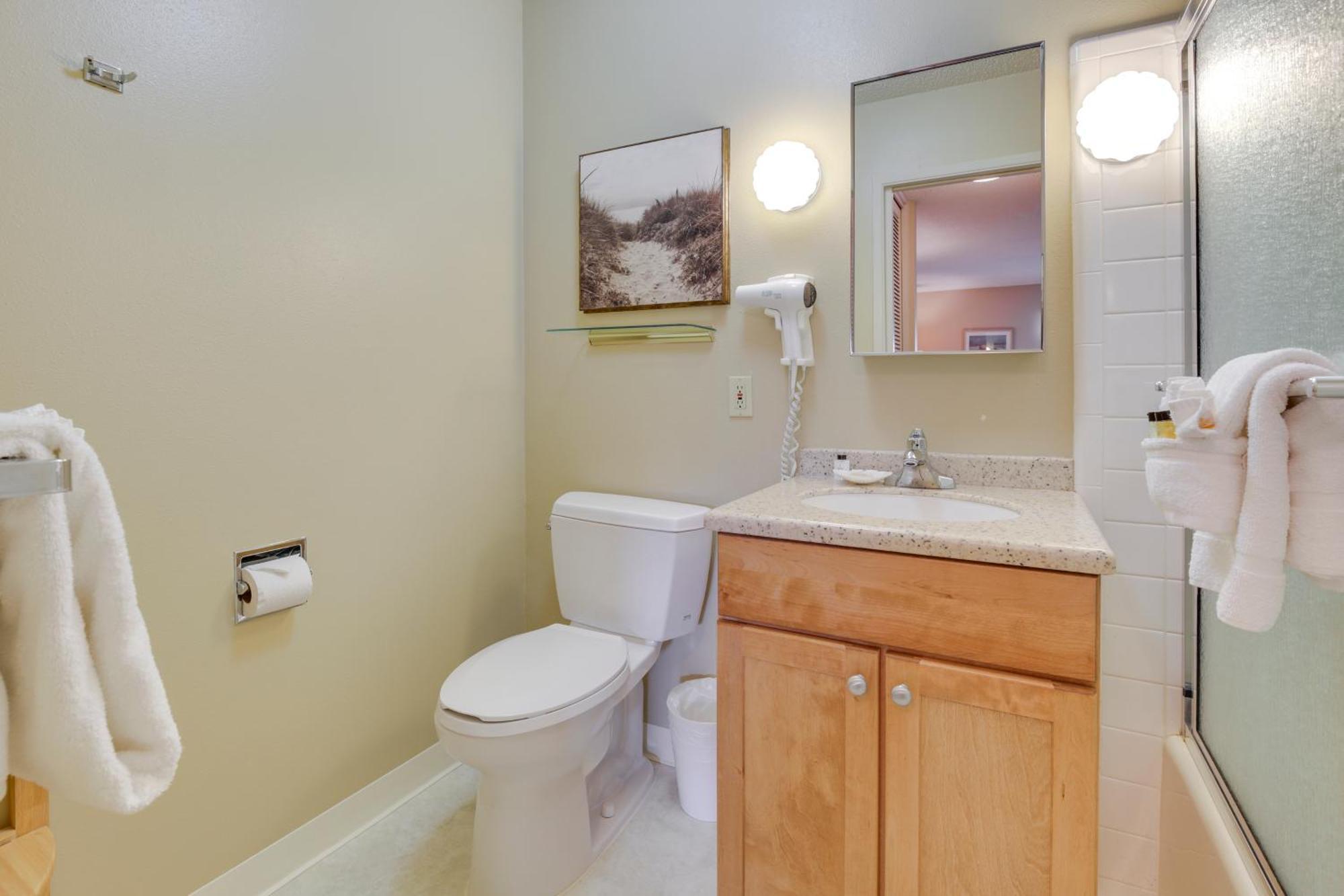 Comfortable Lincoln City Condo With Patio And Views! Exterior photo