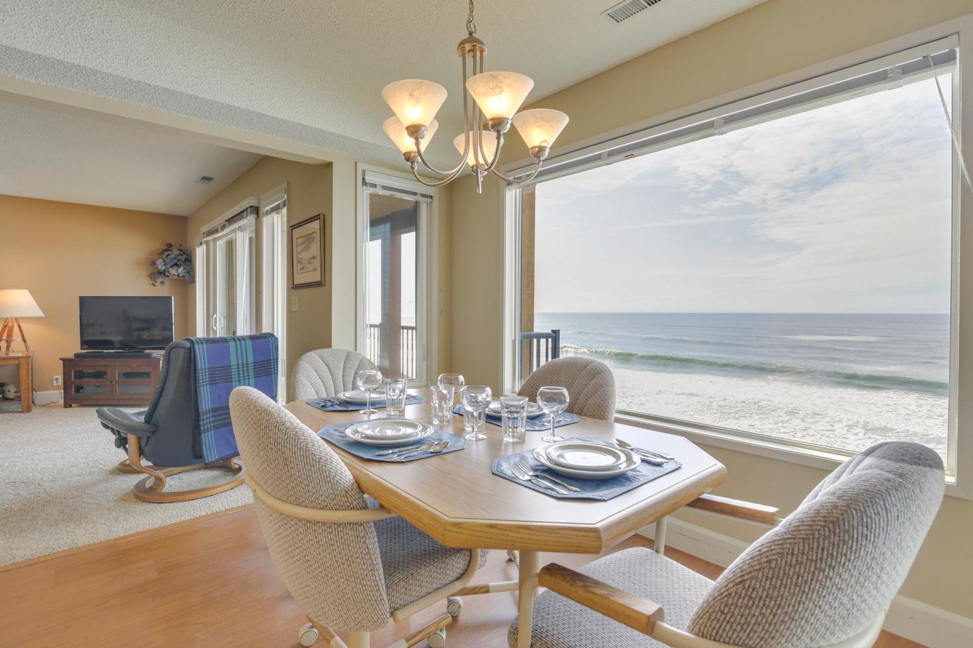 Comfortable Lincoln City Condo With Patio And Views! Exterior photo